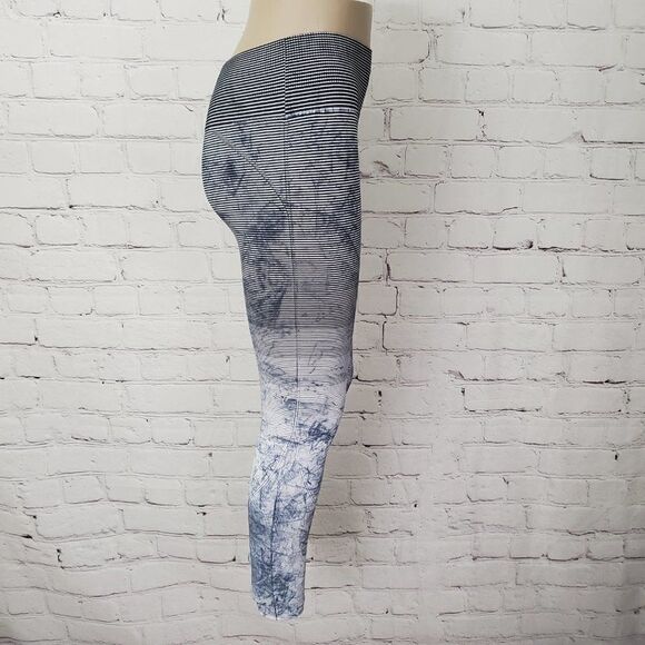 Lululemon Ebb To Train Tight Wash White Black Luna 4 - Picture 4 of 9